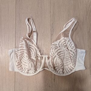Elegant Lace Underwire Bra - Cream